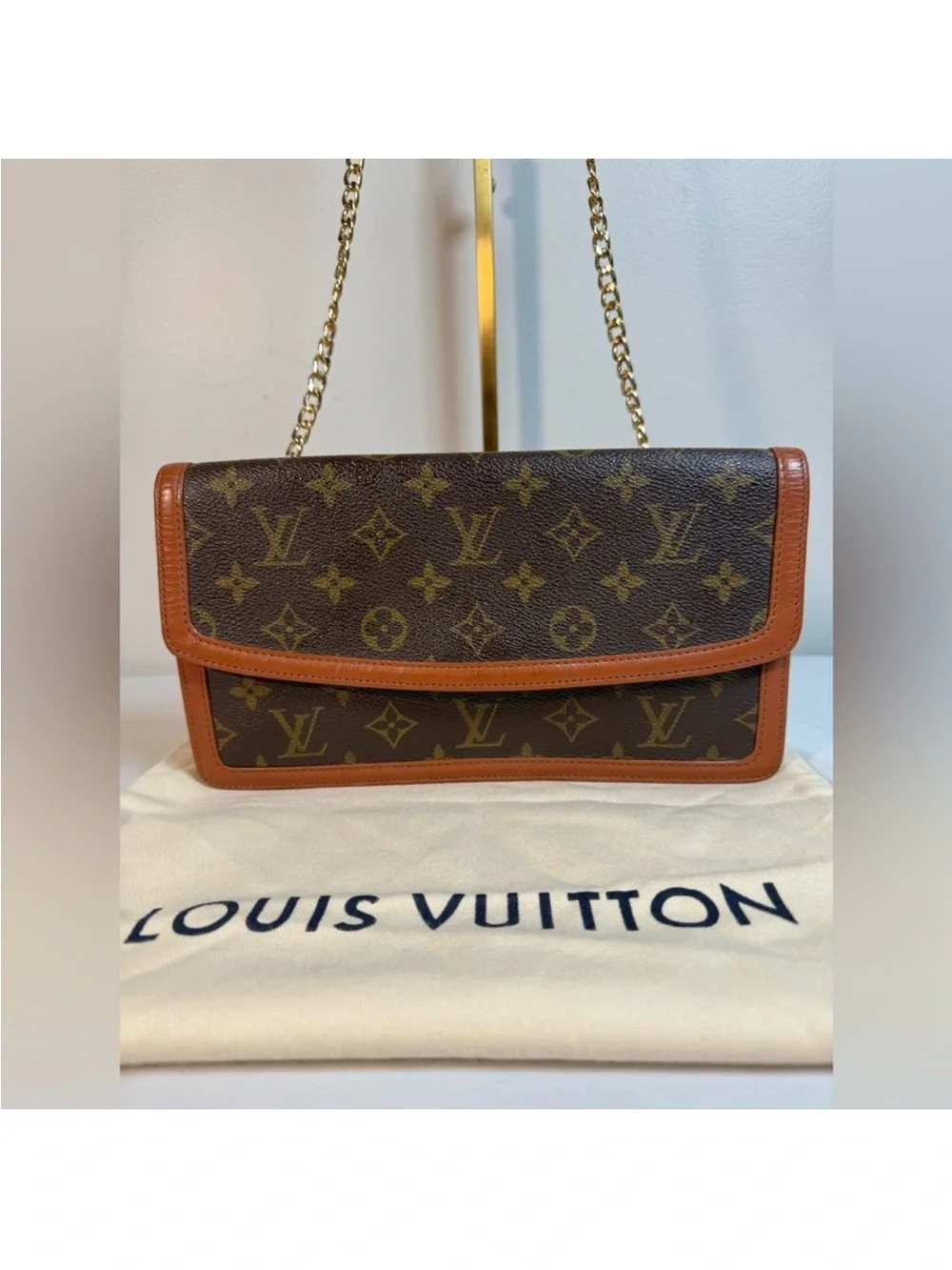 Louis Vuitton Monogram Pochette Dame clutch bag with dust bag Authentic
